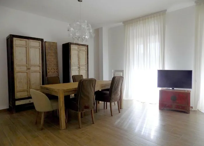 מלון 77 בארי